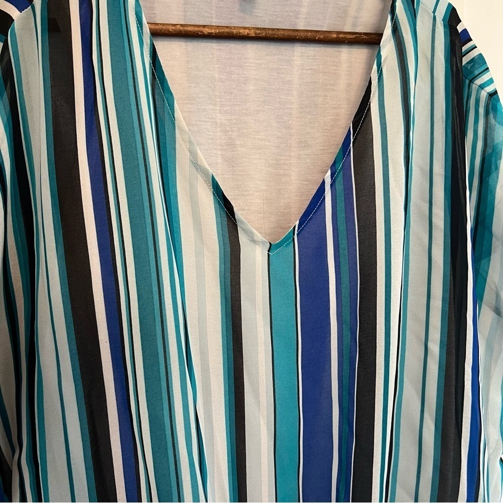 Cleo Women’s Small Blue Striped Summer Blouse Tee - Picture 5 of 8